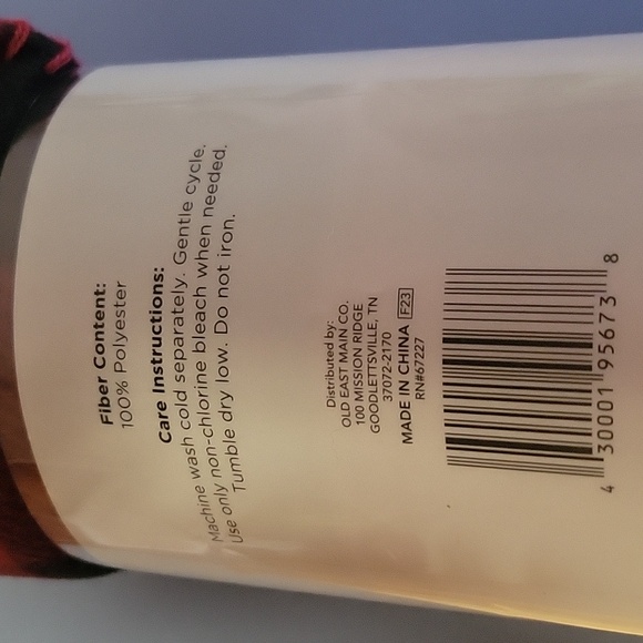 Fleece blanket red and black Buffalo check. The size is 50x60. - Picture 3 of 4